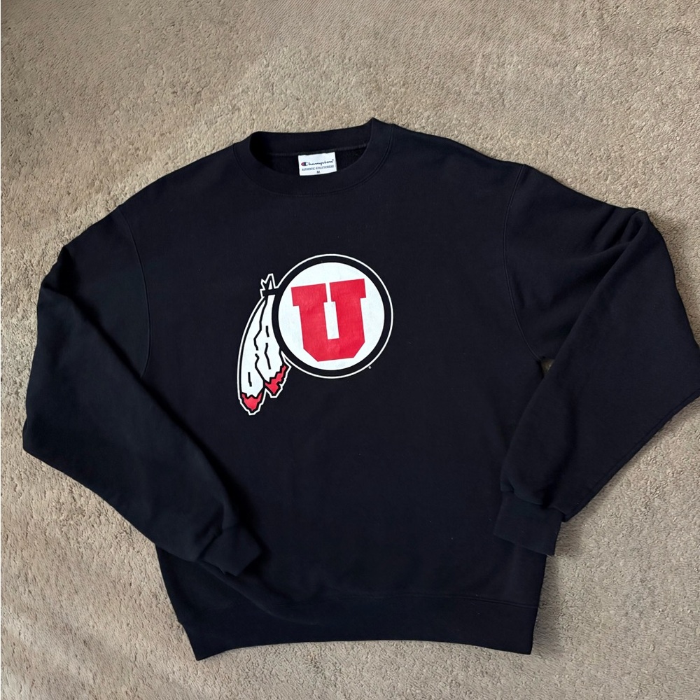 Champion Utah Utes Black Crewneck Sweatshirt with Utes Logo on Chest size Medium